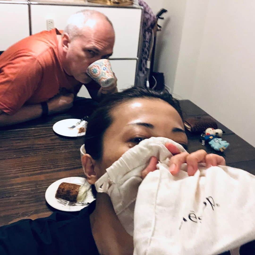 池田有希子のインスタグラム：「Trippin with the smell of Aesop’s handsoap🤣🤣🤣イソップのハンドソープ買ったら袋までいい匂いにしてくれて一呼吸も無駄にしたくない訳だよ。夜露四苦。  #aesop #washyourhands」