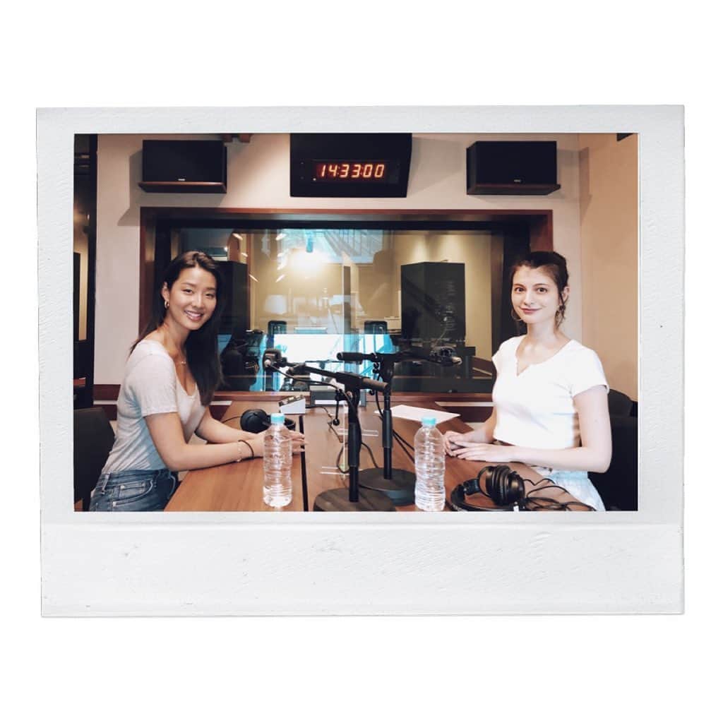 脱毛専門サロンlacoco/ラココのインスタグラム：「毎週土曜日12:30～お届けしている、 TOKYO FM 『LACOCO presents “Love Myself”』。 前回は女優のすみれ @sumire808 さんをゲストにお迎えし、「夏が待ち遠しくなるボディメイク」をテーマにお話を伺いました！  すみれさんは、しなやかな筋肉がついた「全身引き締まった女性らしいボディ」を意識して、海外でトレンドの「おしり」のトレーニングに力を入れているそう！  肌見せファッションも大好きで、これからボディの露出が増える夏に向けて、全身脱毛＋ボディクリームの保湿で、つるっつるな美肌の準備もはじめているとのこと。  皆さんも夏のご準備できていますか？🏖 . ★聴き逃された方はラジオアプリ「radiko」からどうぞ！ 【※明日6/20 12:29まで！】 明日6/20 12:30～は、モデルの冨永愛 @ai_tominaga_official さんをゲストにお迎えします。 お楽しみに！  #LACOCO #ラココ #lacocosalon #脱毛サロン #脱毛 #全身脱毛 #ルミクス脱毛 #SHR方式 #LUMIXA9 #beauty #maggy #マギー #lovemyself #ボディメイク #すみれ」