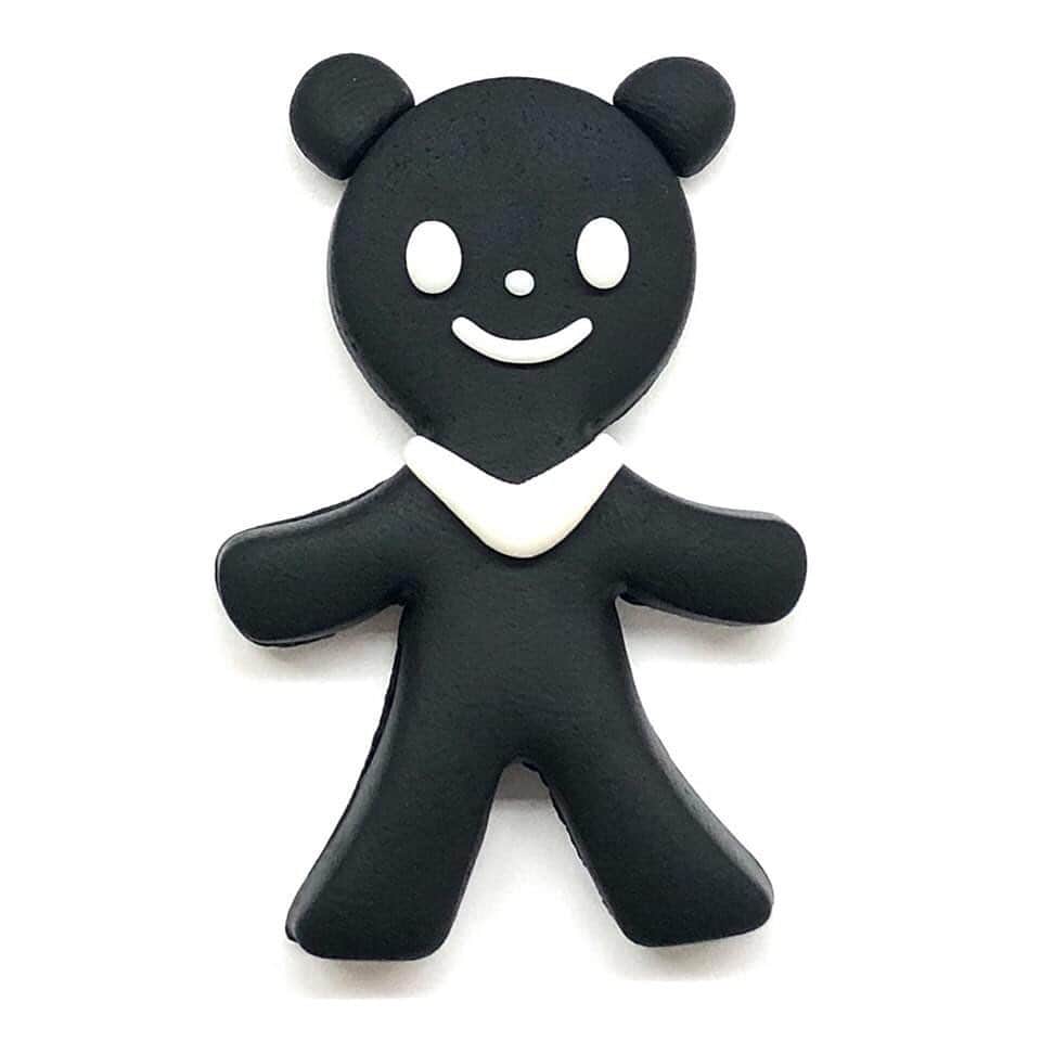 森井ユカさんのインスタグラム写真 - (森井ユカInstagram)「1から100を作る。1つのクッキー型から、小麦粘土で百通りの生物を作ります。76個めはツキノワグマ。 I use one cookie type to make 100 species of creatures. Vol.76[Black bear]. #gingerbreadmanchallenge #ジンジャーブレッドマンチャレンジ #ねんDo #こむぎねんど #小麦ねんど #小麦粘土 #clayart #wheatclay」6月19日 22時52分 - yukamorii