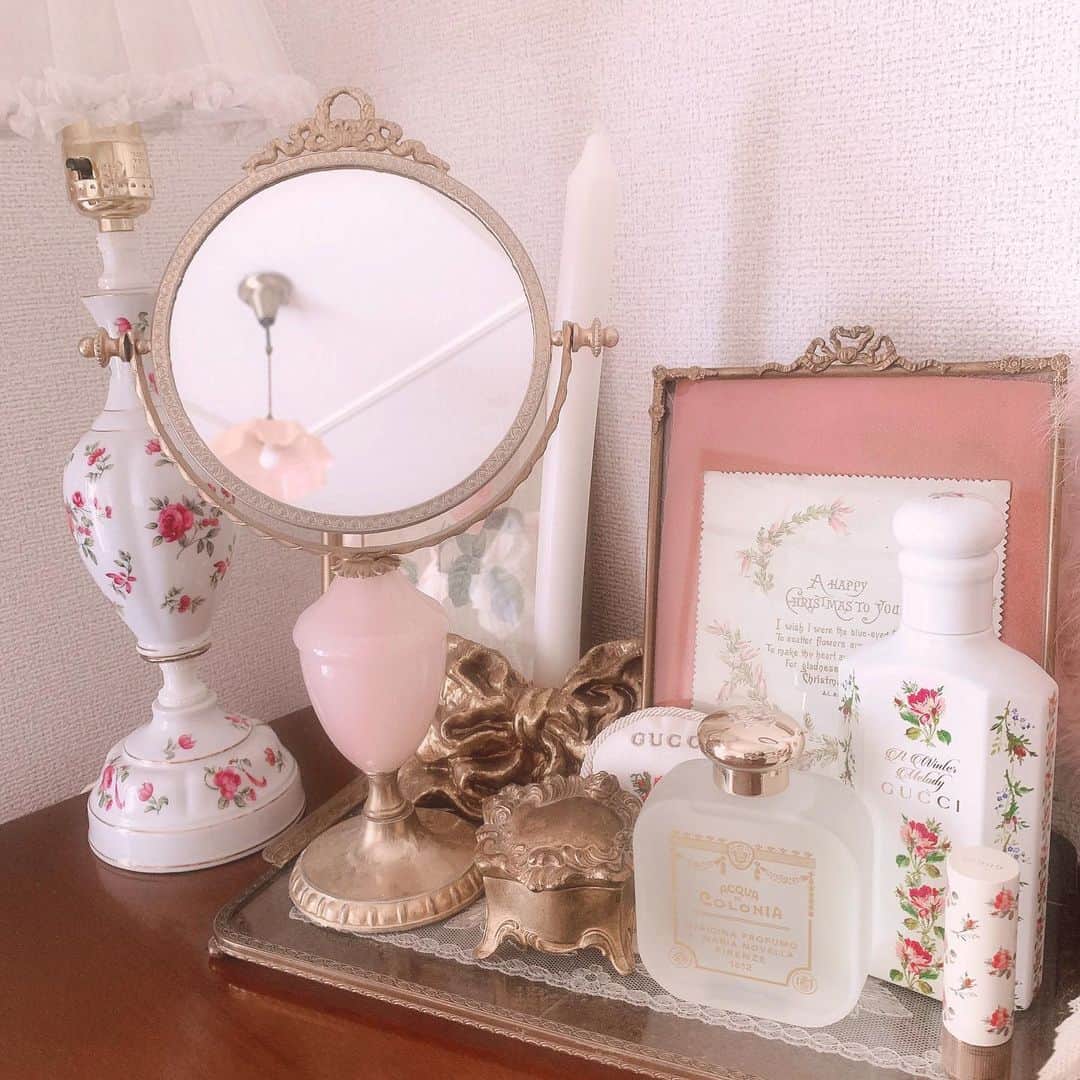 酒元麻衣（まいへー）のインスタグラム：「香水の質問が多かったので…♡ gucci beautyとsantamarianovellaを使い分けてます🌹 でも妊娠してからは香水はお休み中…🌹 . . . santamarianovella"angel di firenze" gucci"ザ アルケミスト ガーデン サイプレス"」
