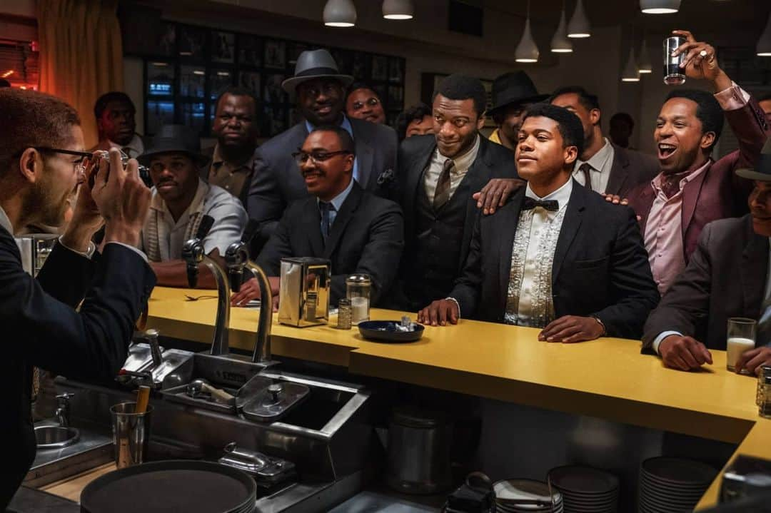 レジーナ・キングのインスタグラム：「Black history IS American history! I am so excited that today, on Juneteenth, we get to share this first image from our film #OneNightinMiami Can't wait for you all to see the brilliance these brothers bring to their portrayals of Malcolm X, Sam Cooke, Cassius Clay and Jim Brown. @Aldishodge @leslieodomjr @TheRealEliGoree #KingsleyBenAdir  Chexk out EW link in bio」