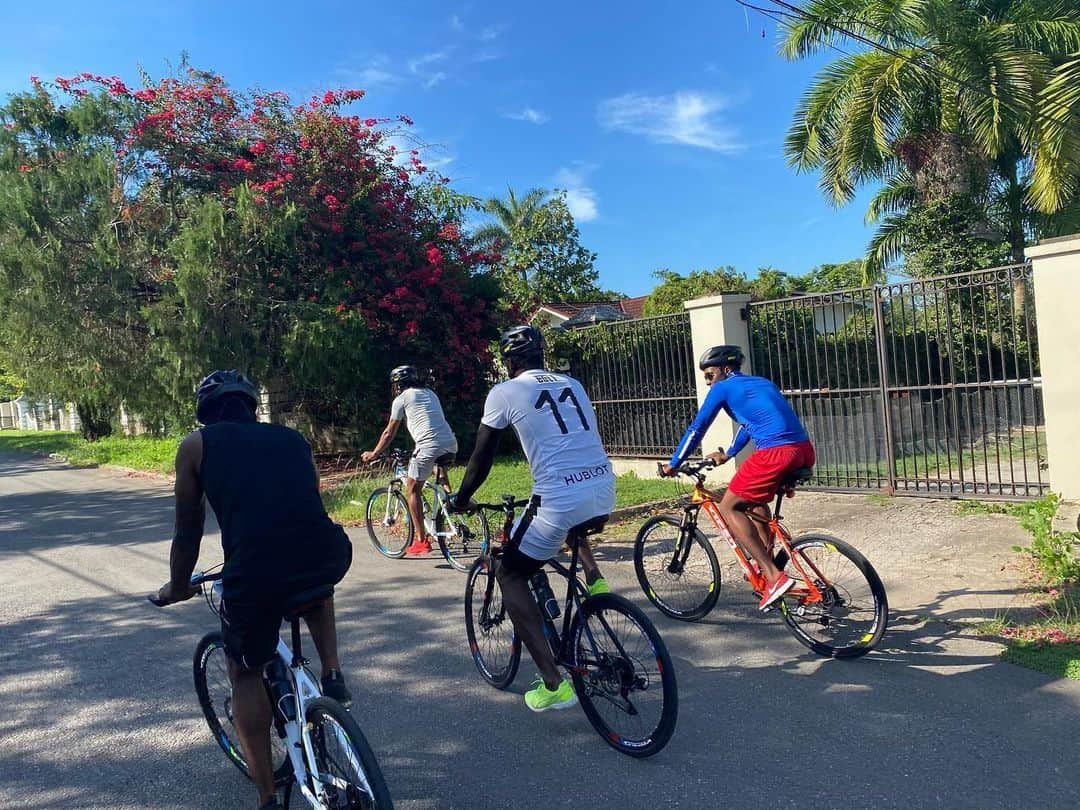 ウサイン・ボルトさんのインスタグラム写真 - (ウサイン・ボルトInstagram)「Early morning tour de Jamaica 🇯🇲」6月19日 23時28分 - usainbolt