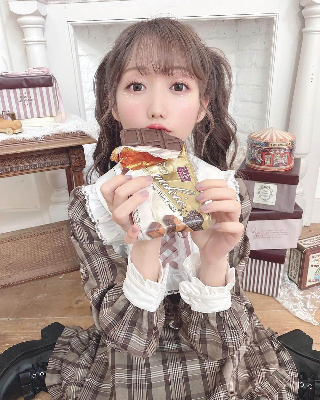 大谷映美里さんのインスタグラム写真 - (大谷映美里Instagram)「🎀 ㅤㅤㅤㅤㅤㅤㅤㅤㅤㅤㅤㅤㅤ おしらせです♡ HoneyCinnamon 2020 Autumn & Winter コレクションのモデルを務めさせていただきます🎀 ㅤㅤㅤㅤㅤㅤㅤㅤㅤㅤㅤㅤㅤ 秋コレクションは dolly theme park 🎠をテーマに 可愛いが溢れる撮影でした〜💕💕 ㅤㅤㅤㅤㅤㅤㅤㅤㅤㅤㅤㅤㅤ 可愛いの魔法をいつもありがとうございます！ 想いが詰まったお洋服とビジュアル、 みなさん楽しみにしていて下さい🐻💖 ㅤㅤㅤㅤㅤㅤㅤㅤㅤㅤㅤㅤㅤ #honeycinnamon #ハニーシナモン 🐰🧸」6月19日 23時39分 - otani_emiri