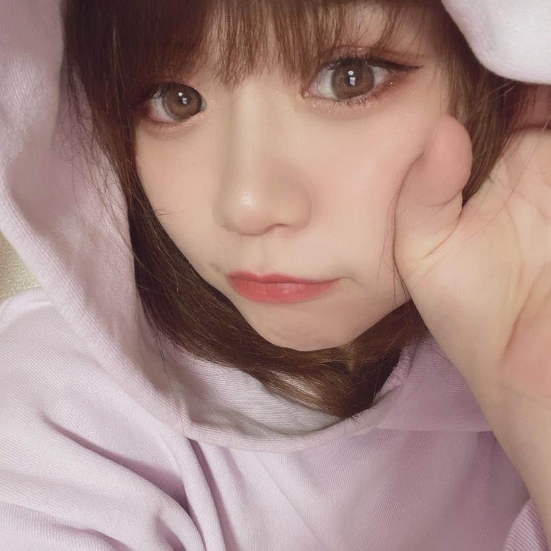 川﨑由意さんのインスタグラム写真 - (川﨑由意Instagram)「毎週金曜日22時〜放送中の﻿ rank seekerビデオチャット"のいゆい"ご視聴ありがとうございました😊✨﻿ ﻿ 今回はPリーグの解説者としてお馴染みの矢野欽太プロに出演して頂きました！！﻿ ハプニングが沢山ありましたが、相澤プロ、加藤プロ、井上プロがコメントで繋いでくださったりと﻿ 皆様の温かい気持ちで成り立つ配信となりました😭✨﻿ スパチャやコメントも皆様沢山ありがとうございます！！﻿ ﻿ スクショして頂いた写真は﻿ #のいゆいきん﻿ でシェア宜しくお願いします😳💛﻿ ﻿ また来週26日22時〜"のいゆい"配信しますので﻿ 是非また観てください☺️！﻿ ﻿ ちなみに今日の格好は Mr.パーカーJr.風😎 ﻿ #ランクシーカー﻿ #ビデオチャット﻿ #矢野欽太　プロ﻿ #岩見彩乃　プロ﻿ #川﨑由意　#川崎由意﻿ #のいゆい﻿ #のいゆいきん﻿ #ボウリング﻿ #プロボウラー﻿ #おにぎりプロボウラー﻿ #pリーグ」6月19日 23時31分 - yui533