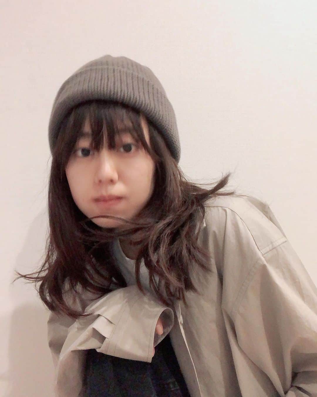 宮﨑香蓮のインスタグラム：「🥶🥶🥶 あああ寒かったーーー！ ので長袖ニット帽🧞‍♂️🧞‍♂️🧞‍♂️ 雨はわりと好きです🧜🧜🧜 ☂️☔️☂️ 本日もおつかれさまっしたっ！！！」