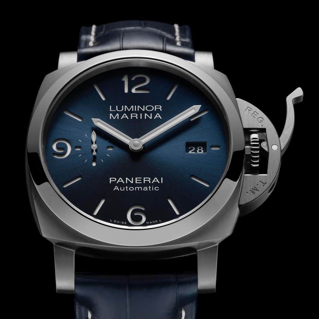 パネライのインスタグラム：「Say hello to the new #Panerai #PAM1313 #Luminor Marina that was just released in the year of the Luminor. The PAM1313 continues using the iconic 1950’s case in a 44m size and now for the first time features a Blue Satiné soleil decoration and sandwich structure. We haven’t seen this steel and blue dial combination in a regular Luminor Marina like this before and I have to say it’s about time. Normally we have seen it in higher complicated or priced pieces.  What do you guys think of it?  This will be a regular production piece and will be priced at $7,700 with pre-orders available now.  #PaneraiCentral」
