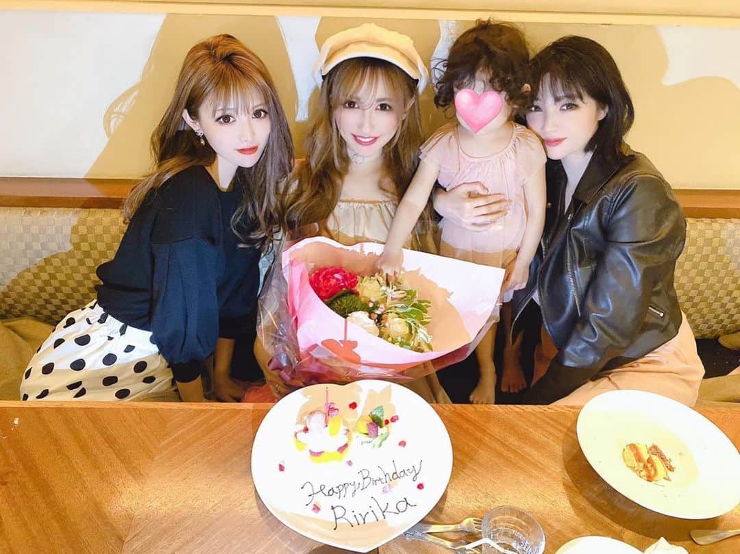 のインスタグラム：「りりか姫のバースデーしたの💓 - 大好きメンバー✨✨ - - 久しぶりに会えて嬉しい💓 - #bd #🎂 #💐」