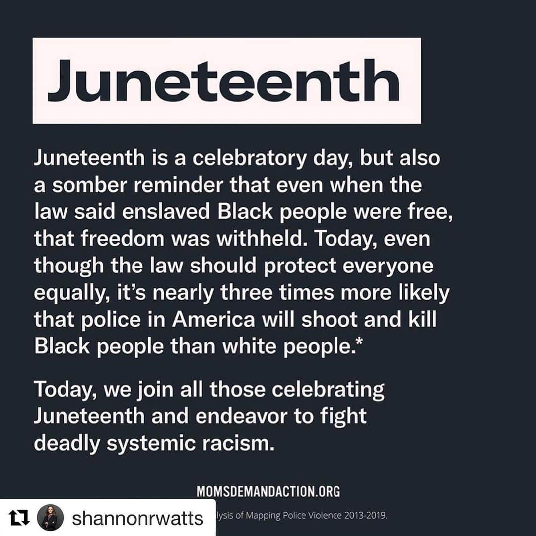 ジュリアン・ムーアさんのインスタグラム写真 - (ジュリアン・ムーアInstagram)「Learn more about the history of Juneteenth at the link in @momsdemand’s bio. #juneteenth #momsdemandaction」6月20日 0時36分 - juliannemoore