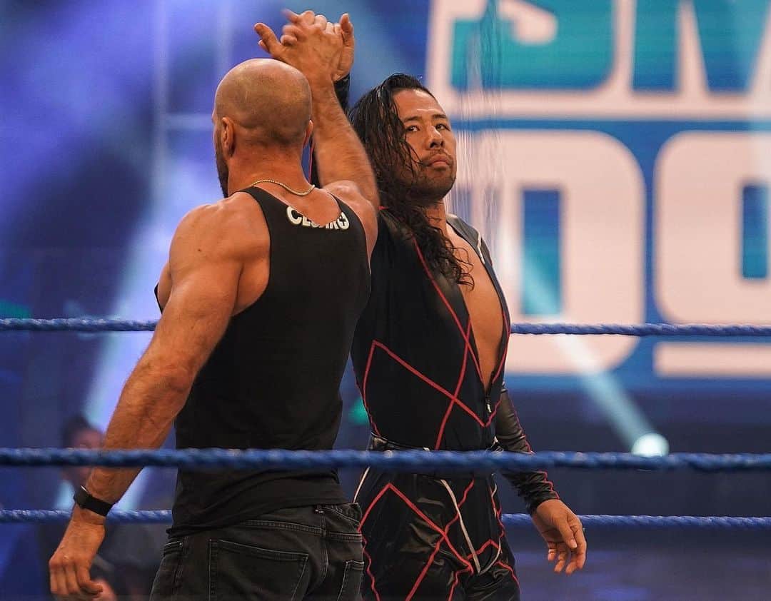 WWEさんのインスタグラム写真 - (WWEInstagram)「@wwecesaro & @shinsukenakamura delivered another statement at the expense of the  #SmackDown Tag Team Champions!」6月20日 10時31分 - wwe