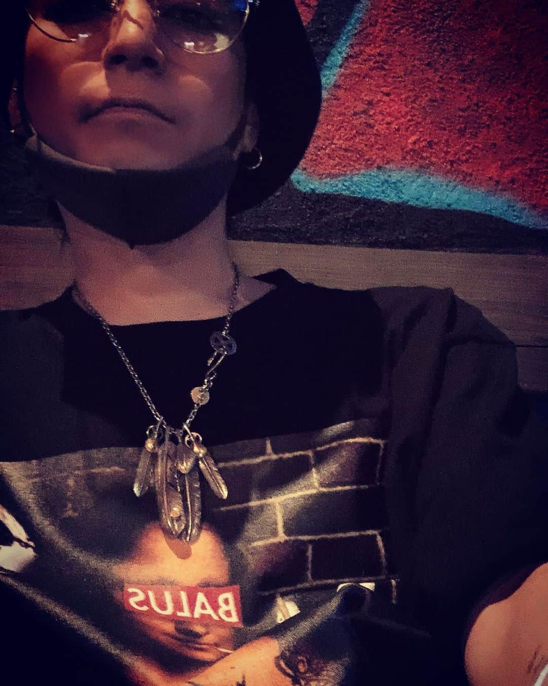 のインスタグラム：「バースデーウィーク1日目。 ご来店頂きました皆様、ありがとです☺️ 今回のＴシャツ、まじカッケェ。  #balus#歌舞伎町#bar」