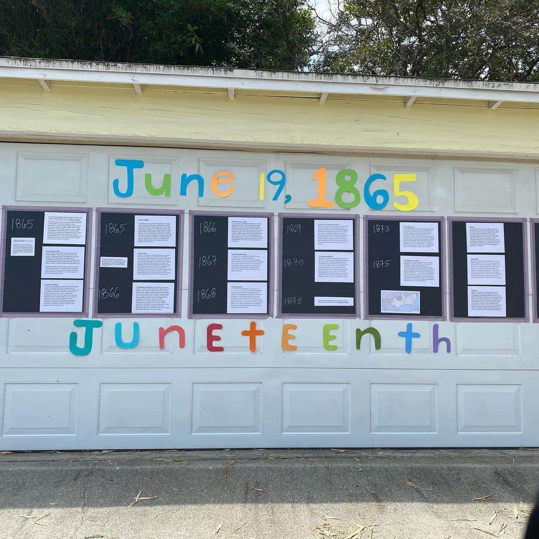 アダム・シャピロのインスタグラム：「Some awesome neighbors created a 3 mile Juneteenth walk around the neighborhood. Each corner has a sign and photos and information. And it’s BEAUTIFUL.」