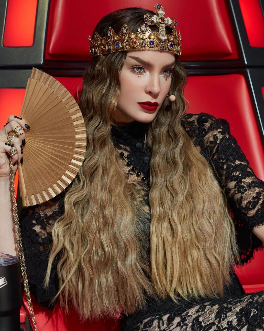ベリンダのインスタグラム：「Nuevo look para las audiciones de @lavoztvazteca 👑 #EquipoBelinda」
