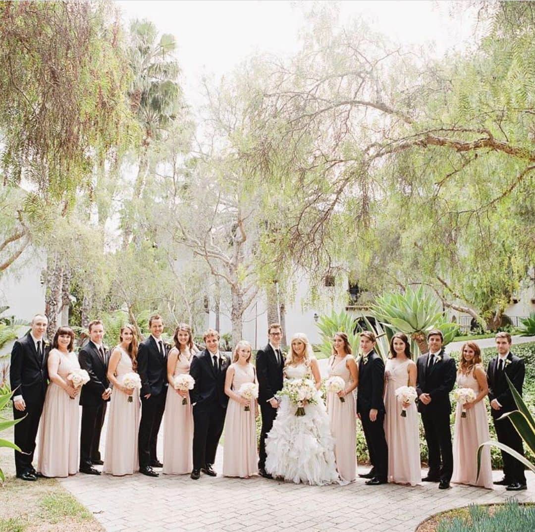 Elle Fowlerのインスタグラム：「Happy 4th anniversary to my Husband and Best Friend🥰 I love you much much too much.」