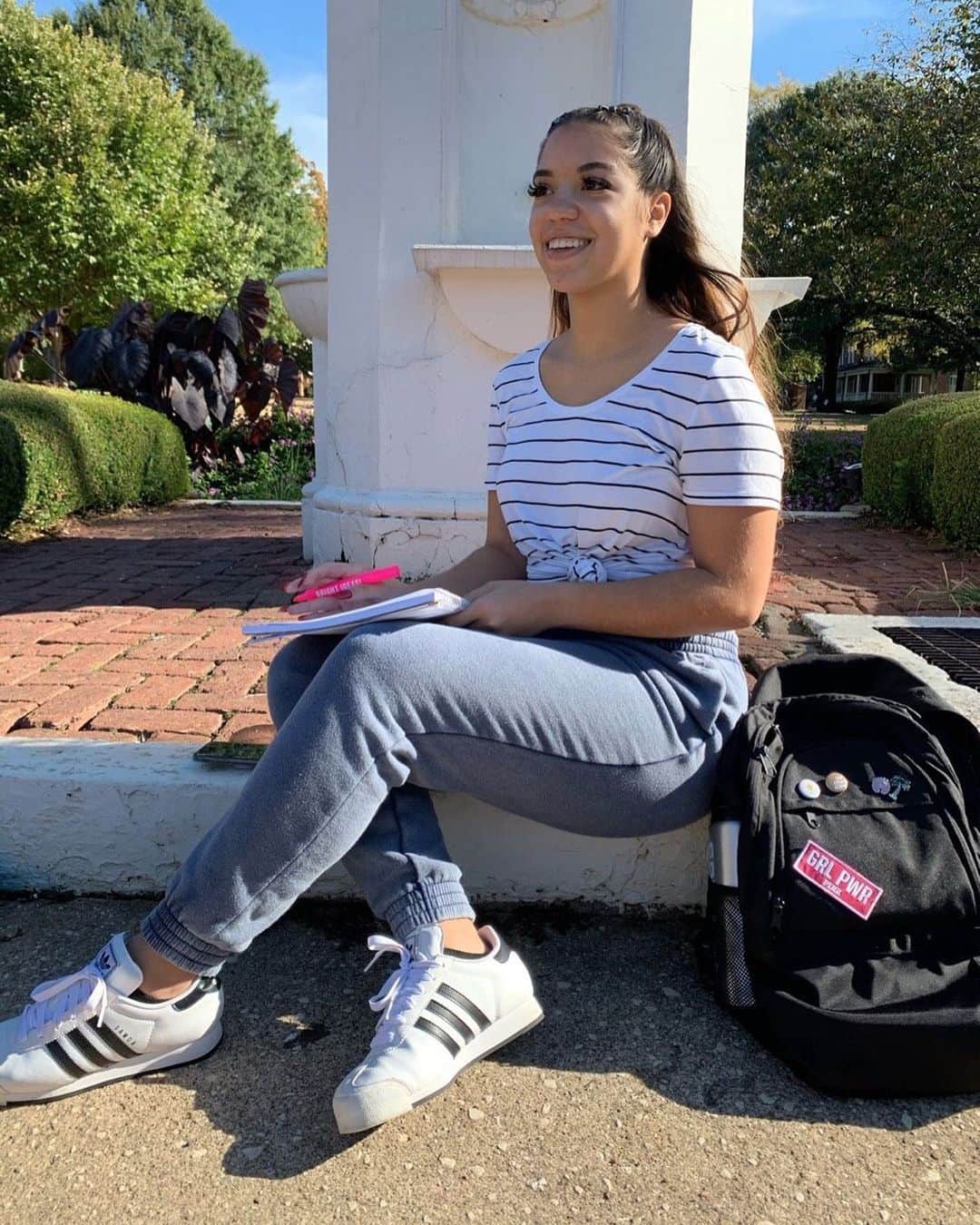 Victoria's Secret PINKさんのインスタグラム写真 - (Victoria's Secret PINKInstagram)「We are listening to & amplifying the Black voices in our Campus Rep program. Meet Alex, one of our incredible #PINKReps from Spelman College. “This is not the first time we have seen the Black community being terrorized, discriminated against and murdered. My community is hurting and we have been hurting for centuries. Black Lives Matter is not just a social media trend, it is a movement. We are demanding change and equality! This is not the time to be neutral or to ignore the world of people whose lives are constantly being threatened for the color of their skin. Those with privilege need to educate themselves, stop being a part of the problem and start being a part of the solution." -Alex」6月20日 2時50分 - vspink