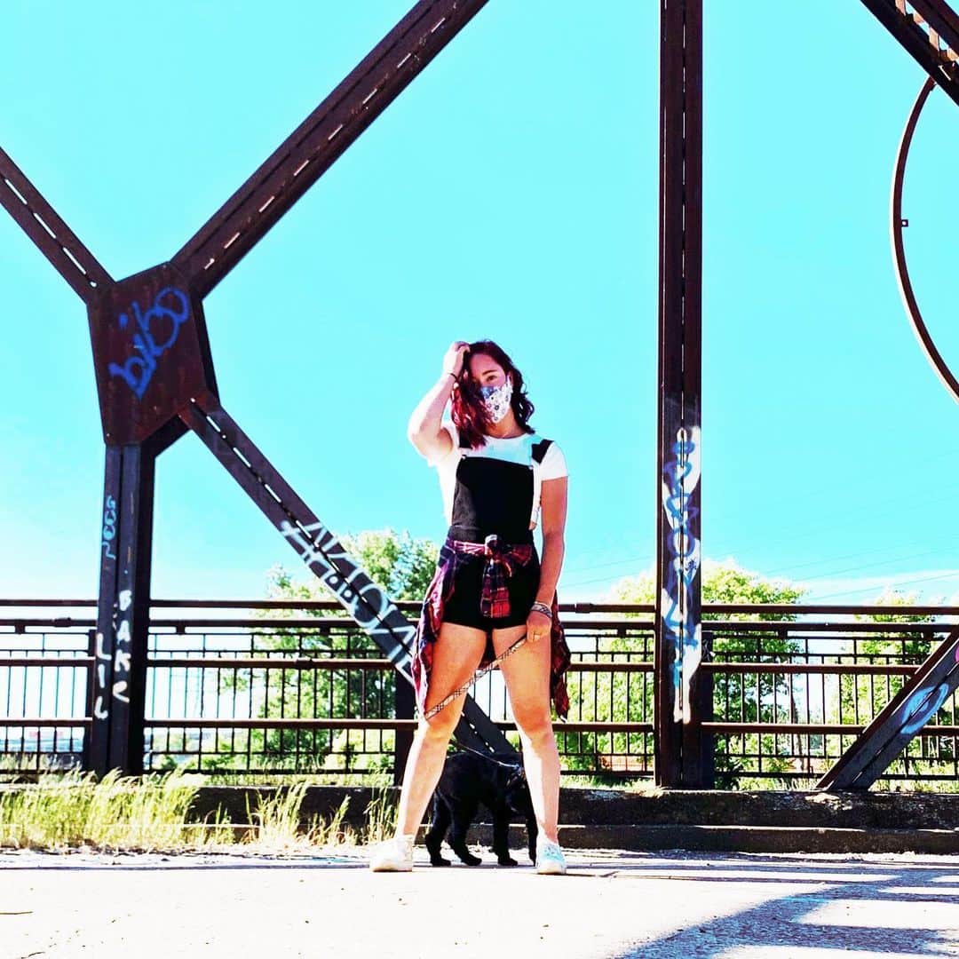 のインスタグラム：「Over the past couple of years, my body has changed and with that, so has my attitude. Which is not something I am okay with. So I've dedicated myself to a journey of self-discovery and wellness. This journey has connected me with education, friendship, and professionals. . . Most recently this journey connected Me with Mental Health Nutritionist, Naomi Law. Through questionnaires and a discovery session, I was amazed at the accuracy in her connection to me. The questionnaires were slightly intimidating because it touches on every part of your brain and body, making me question parts of me that I never acknowledged before. That is what stuck with me. The AWARENESS I was missing in my own body. During my competitive career, I was hypersensitive to my body and what it was telling me. Somewhere along the way, I lost that. . . The next step in my journey is to build that awareness and listen to the cues my body is giving me. Also remembering that there is a focus on my mental health and allow my body to change while it is finding its balance. . . If you have any questions about the program, please feel free to message me. Or even for a better option, follow @Naomi.Law for anything you need to know. . . #nutrition #balance #selflove #shineonsmallbiz」