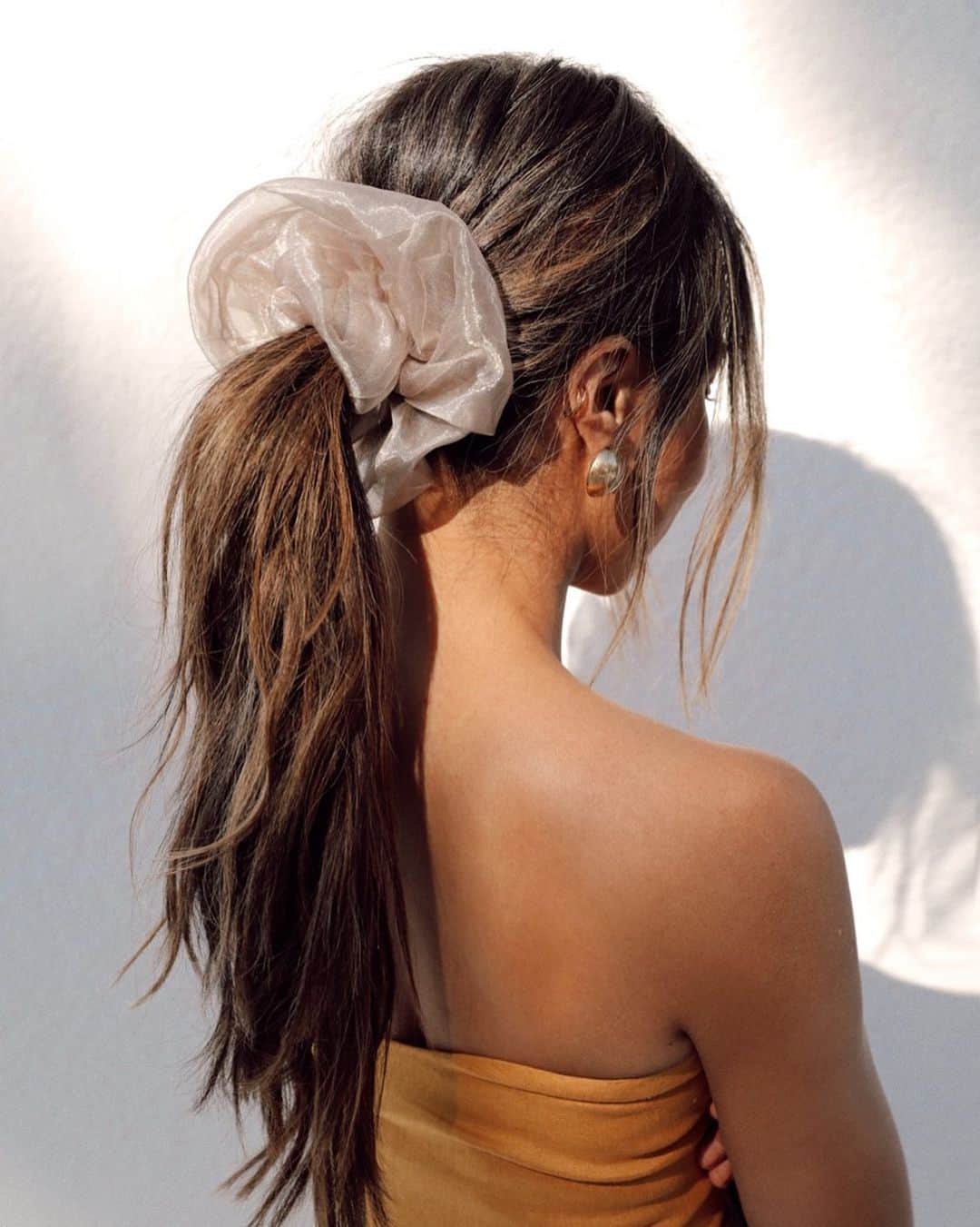 ジュリー・サリニャーナのインスタグラム：「weekend hair ☀️」