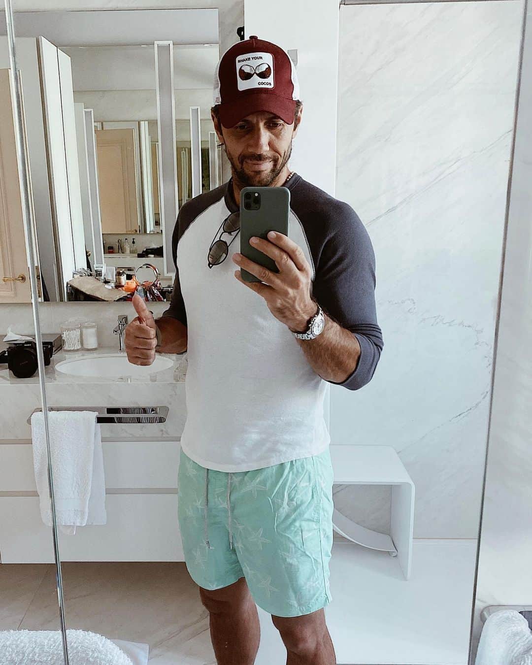 フェルナンド・ベルダスコのインスタグラム：「Week is over / Ready for the weekend. . La semana terminó / Listo para el finde.」