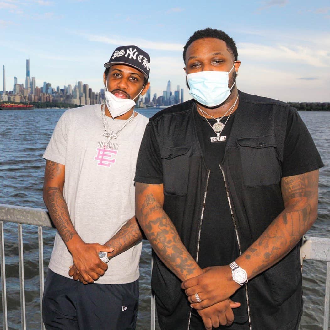 ファボラスのインスタグラム：「Happy Bday to my brother @mallythemartian.. Always a team player about the W for the Team!  Celebrate Life for em 🎈」