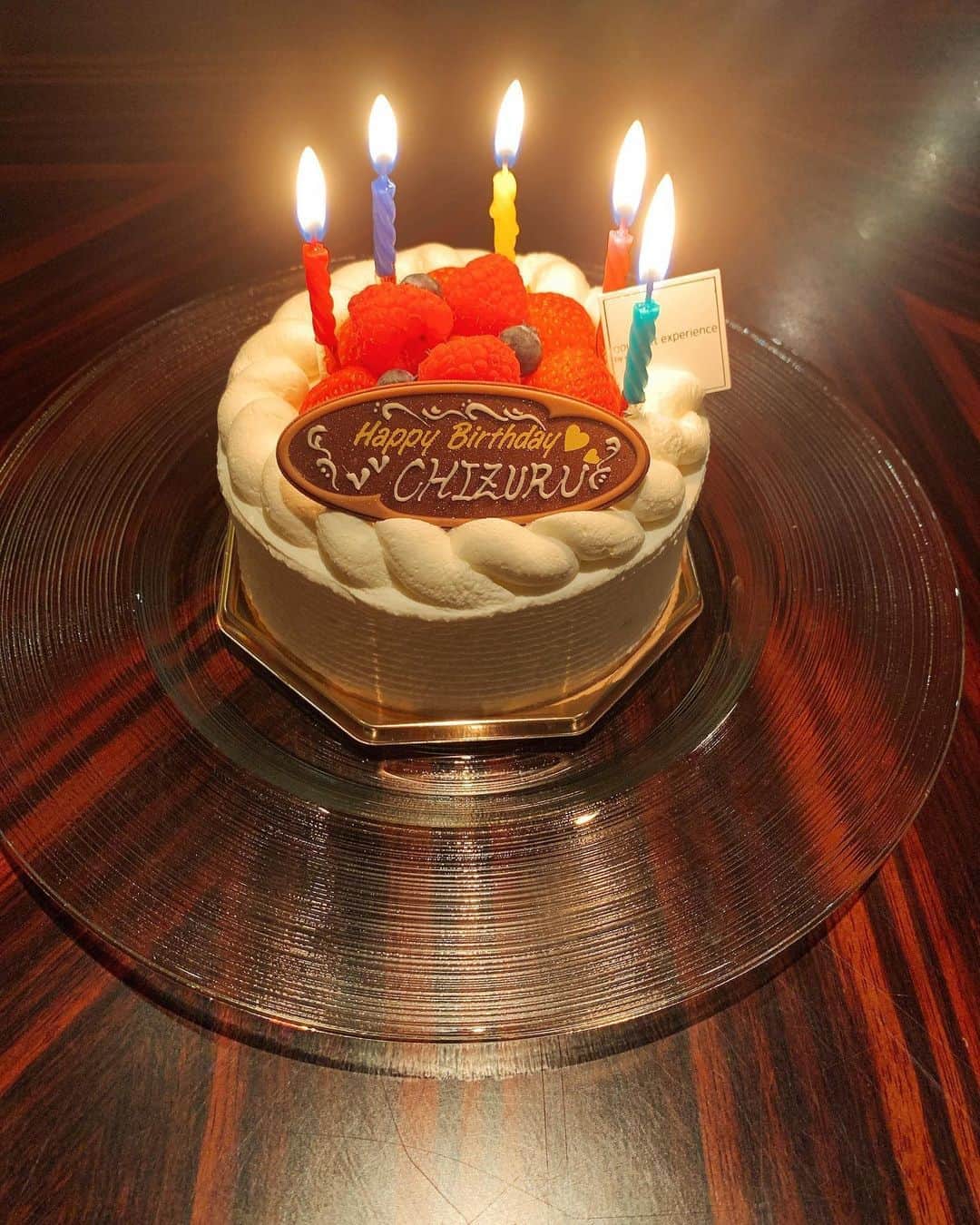 ちぃ Chiのインスタグラム：「Guess what? I got a present as a surprise for my birthday‼︎ It made me very happy :) #birthdaycake #birthdaypresent #surprisebirthday #surprise #happy #thanks #thankyousomuch」