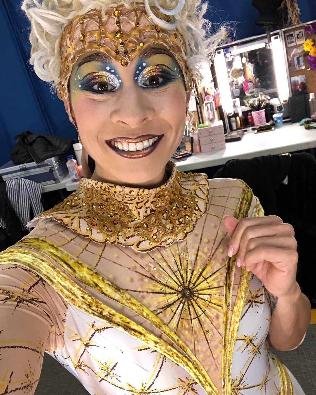 マリッサ・キングのインスタグラム：「One day we will go back to this all and bring even more love and passion to the stage than ever before. • #loveforperforming #itsapartofme #missingthestage #missingalegria #overcovid19 #cirquedusoleil」