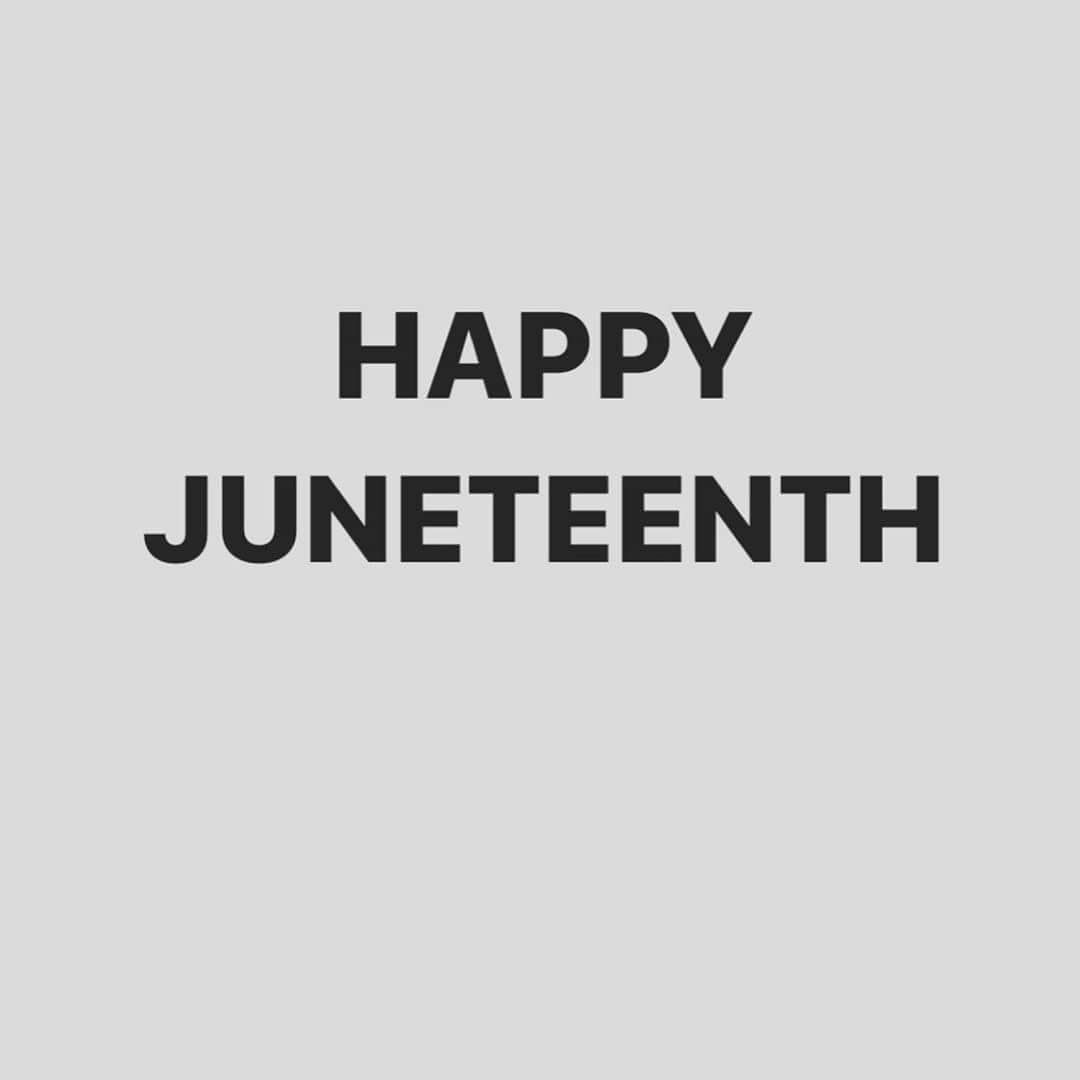 プリシラ・アーンのインスタグラム：「For those of you who may not know: The 19th of June is celebrated as the day when news of Emancipation (ending of slavery) finally reached Galveston, Texas, on June 19, 1865 — 2 years after the Emancipation Proclamation, that “all persons held as slaves” would be free, was signed by Pres. Abraham Lincoln in 1863, and 2 months after the end of the Civil War in April 1865.  News spread slowly and often met the resistance of plantation owners.  It is a crucial date of remembrance for us to take stock of our incredibly recent history and our need to unify to build a better future.  #juneteenth @lookthroughhistory #blacklivesmatter」