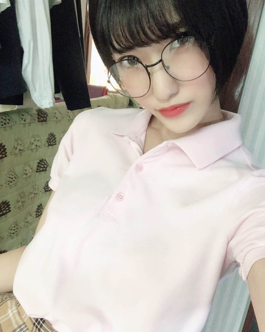 東条蒼のインスタグラム：「＊ ・ ・ 韓国っぽいJKコーデ。 ・ ・ ・ メガネの衣装ほんとにありがとう！ 低い鼻が隠れるし、顔小さく見えるんよ。 ありがとうございます🙏笑笑 ・ ・ メガネフェチさん、 やったね！うぅん、やったよ！笑 ・ ・ ・ おたのしみにー💕 ・ ・ ・ #韓国　#JK #制服 ・ ・ ・ #東条蒼 #クルーズグループ #セクシー女優 #av女優 #メガネ女子 #黒髪 #ショートヘア #あおたん　#teamメレンゲ #followｍe #following #japan #girl #photooftheday #tagsforlikes #instalike  #台湾 #香港 #粉我 #拍照 #照片 #人像攝影」
