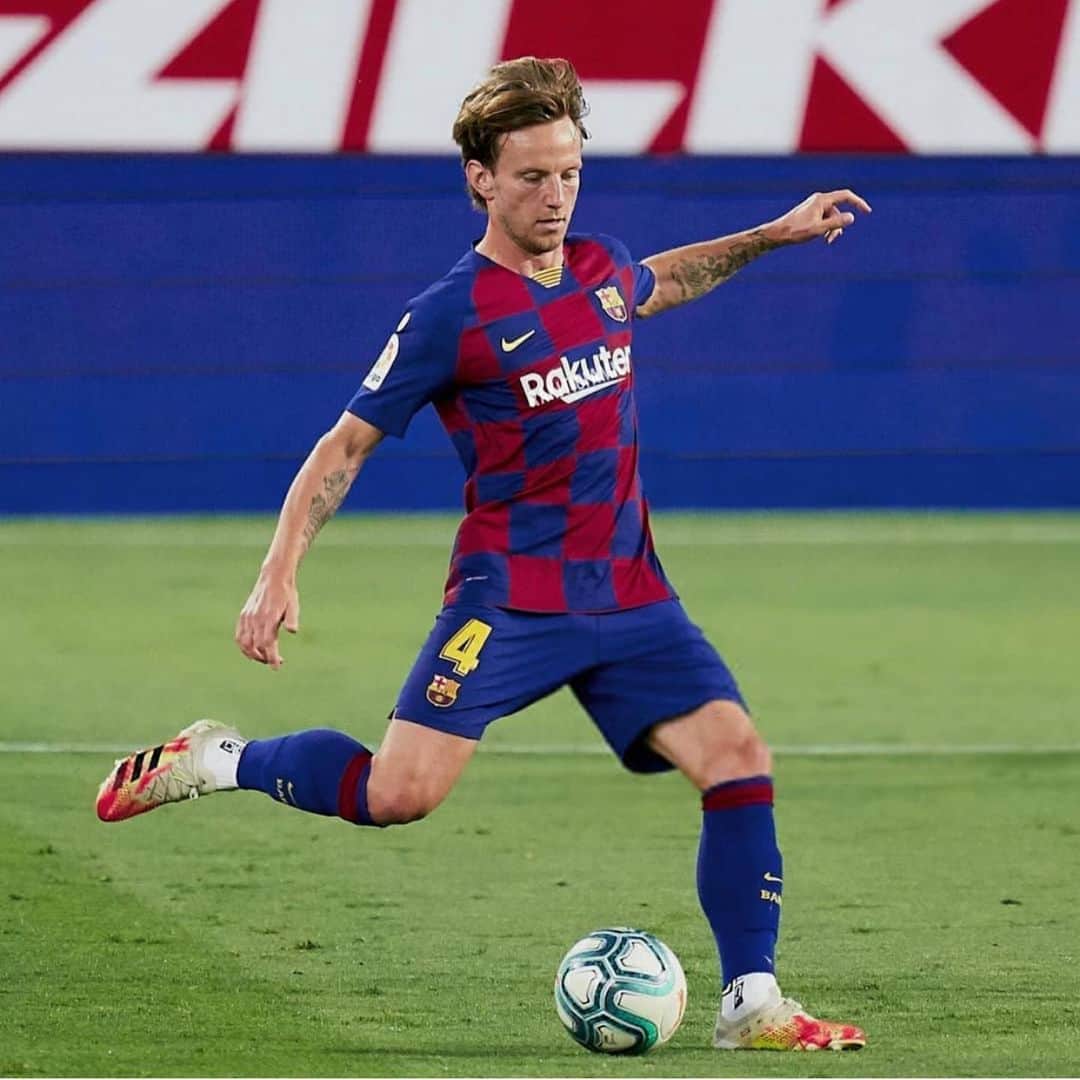イヴァン・ラキティッチのインスタグラム：「A seguir equipo, con fuerza y confianza.🙏💪 @fcbarcelona」