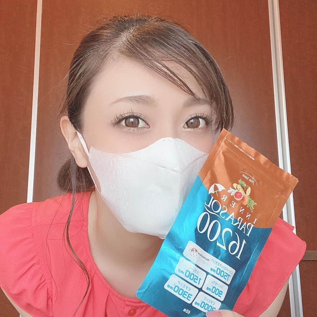 高橋麻美さんのインスタグラム写真 - (高橋麻美Instagram)「． ． 家から駅までの10分とか 昼休みにご飯買いに行くときとか ちょっとコンビニまでってときとか  まあいっかってつい日傘差さずに 日焼け止めも塗らずに出掛けちゃうけど  結構日差し強いよね😵  だから @innerparasol__official の飲む日焼け止め始めたよ^ ^ ． ． #インナーパラソル#飲む日焼け止め #ニュートロックスサン#250g#日焼け止め #美白#色白#pr#サプリ#supplement」6月20日 20時49分 - charmy421