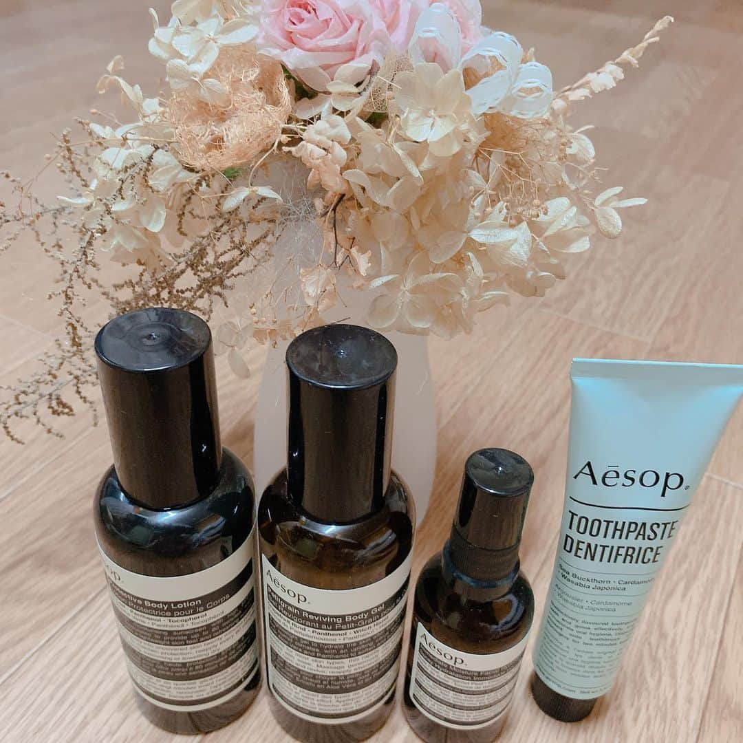 Maya Shiraiさんのインスタグラム写真 - (Maya ShiraiInstagram)「@aesopskincare  の香りが大好き💕 購入してみました😊  #イソップ #ボディローション #ボディジェル #フェイシャルミスト #歯磨き粉 #日焼け止め」6月20日 19時42分 - maya.shirai