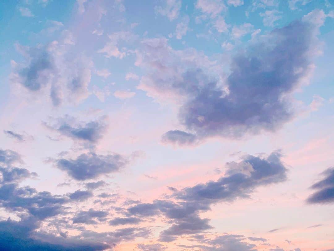 MaRuRi（まるりとりゅうが）さんのインスタグラム写真 - (MaRuRi（まるりとりゅうが）Instagram)「今日の空が綺麗すぎて思わず撮った📸 みんなにお裾分け😜🤍」6月20日 19時51分 - maruridayo