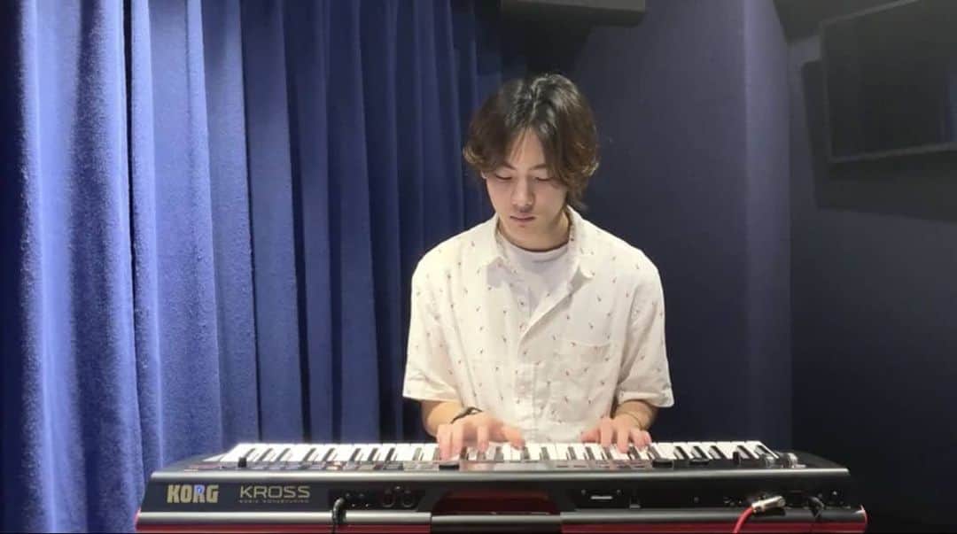 NOA（ノア）のインスタグラム：「NOA - TAXI feat. tofubeats (PIANO LIVE SESSION) just uploaded on YouTube！  https://youtu.be/F3__i8AAG7U  Please check it out！  #noamusic #noataxi」