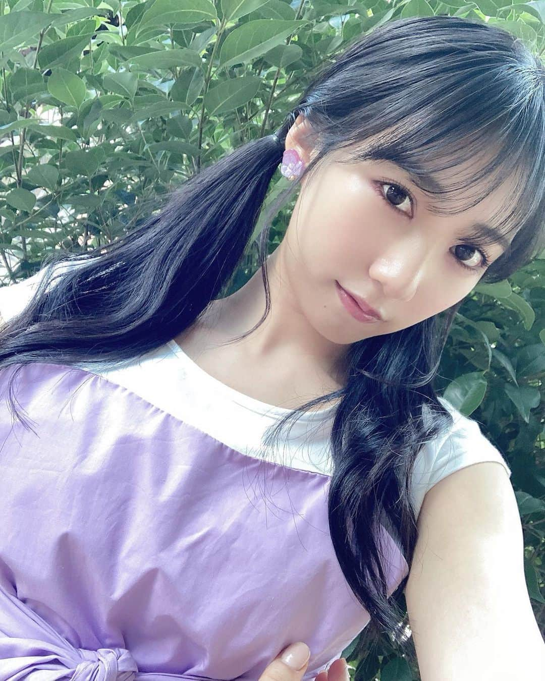 横野すみれさんのインスタグラム写真 - (横野すみれInstagram)「💠🌿﻿ ﻿ ﻿ オンラインお話し会でした！💟﻿ ﻿ ﻿ ﻿ 1人ひとり、お顔を見てお話しできて﻿ ﻿ とっても幸せな時間でした💐﻿ ﻿ ﻿ ﻿ あ。﻿ ﻿ めずらしく、﻿ ツインテールしちゃいましたよ。﻿ ﻿ ﻿ 明日もよろしくお願いします〜〜。﻿ ﻿ ﻿ ﻿ ﻿ #横野すみれ #nmb48 #ツインテール #ヘアアレンジ #purple💜 #ハンドメイドイヤリング #น่ารัก #粉我 #自拍 #寫真 #模特兒 #人像摄影 #인물 #portrait」6月20日 20時20分 - yokono_sumire