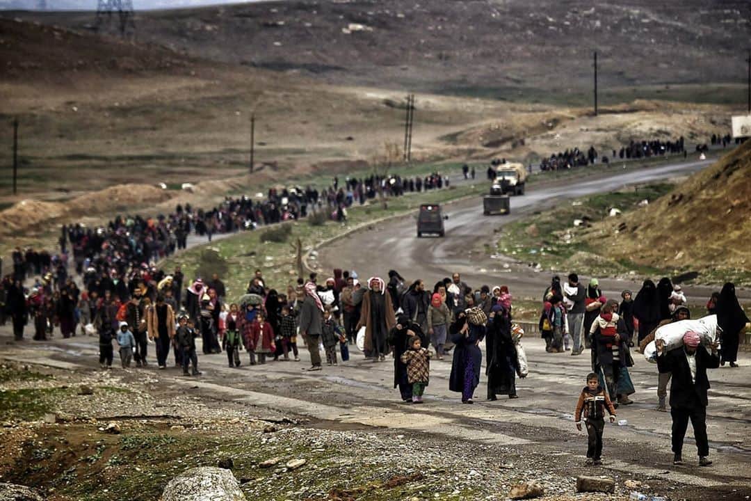 AFP通信さんのインスタグラム写真 - (AFP通信Instagram)「#AFPrepost 📷 @aris.messinis - World refugee day -⁣ #worldrefugeeday #refugees #world #humanity #humanrights #people #war #conflict #photojournalism #photography #arismessinis」6月20日 20時33分 - afpphoto