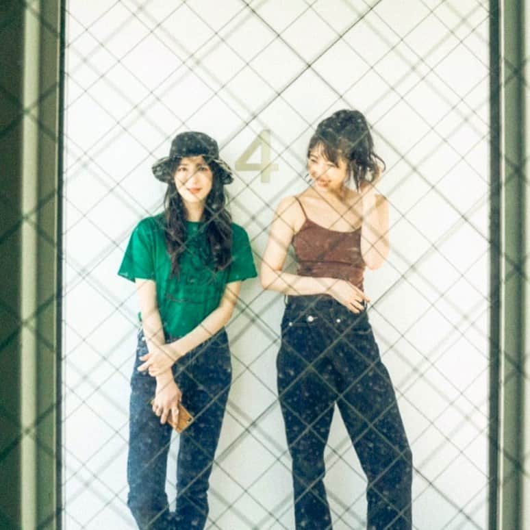 崎本ゆかりのインスタグラム：「👯‍♀️ . . #friends#models#summer#4thfloor#fun#natural#shooting#thanks#memories #撮影#モデル#友達#遊び#夏の思い出」