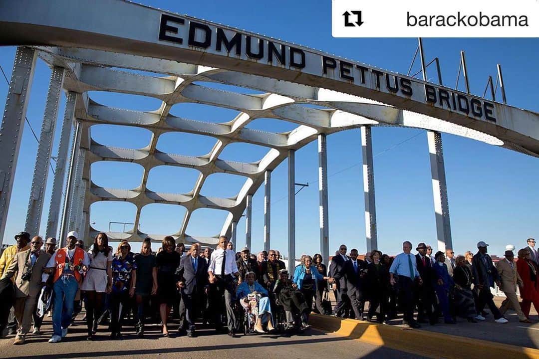 エリック・クリスチャン・オルセンのインスタグラム：「I can't say it better. "It's patriotic to believe that we can make America better. We’re strong enough to be self-critical. We’re strong enough to look upon our imperfections and strive, together, to make this country we love more perfect" #Repost @barackobama ・・・ On this day in 1865, more than two years after President Lincoln signed the Emancipation Proclamation and two months after the end of the Civil War, the slaves of Galveston, Texas finally received word that they were free at last. ⁣ We don't have to look far to see that racism and bigotry, hate, and intolerance, are still all too alive in our world. Just as the slaves of Galveston knew that emancipation was only the first step toward true freedom, just as those who crossed the Edmund Pettus Bridge in Selma knew their march was far from finished, or the protesters of today continue to fight for Black lives around the country––our work remains far from done. As long as people are treated differently based on nothing more than the color of their skin––we cannot honestly say that our country is living up to its highest ideals. ⁣ And that awareness isn’t unpatriotic. In fact, it’s patriotic to believe that we can make America better. We’re strong enough to be self-critical. We’re strong enough to look upon our imperfections and strive, together, to make this country we love more perfect. Juneteenth has never been a celebration of victory, or an acceptance of the way things are. Instead, it's a celebration of progress. It's an affirmation that despite the most painful parts of our history, change is possible. So no matter our color or our creed, no matter where we come from or who we love, today is a day to find joy in the face of sorrow and to hold the ones we love a little closer. And tomorrow is a day to keep marching.」