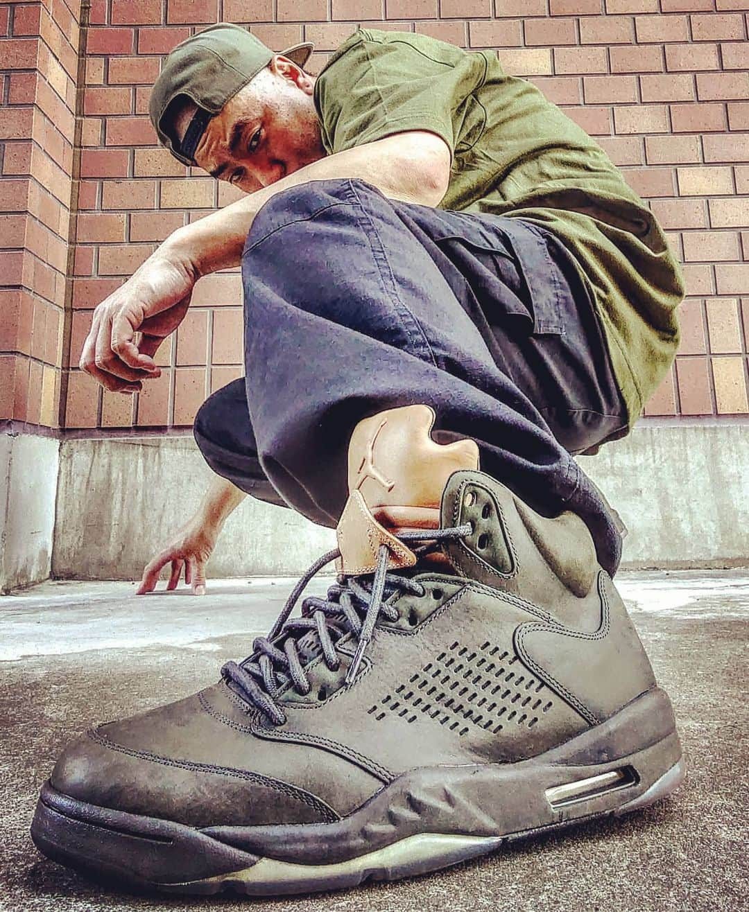 レイザーラモンRGさんのインスタグラム写真 - (レイザーラモンRGInstagram)「Air jordan5 premiumっていういい素材使って高かったやつ。箱と靴袋がカッコよかったから買いました。#キモ撮り #KIMODORI #airjordan5 #airjordan5premium」6月20日 13時00分 - rgrazorramon