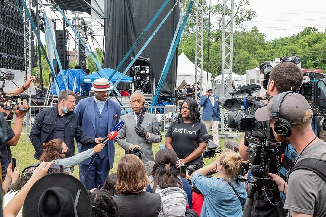 TIME Magazineさんのインスタグラム写真 - (TIME MagazineInstagram)「Rev. Al Sharpton speaks with reporters before the Juneteenth celebration in the Greenwood District in Tulsa, Okla., on June 19. @real_sharpton was the event’s keynote speaker with the family of Terence Crutcher, an unarmed Black man who was fatally shot by police in 2016. Communities across the United States marked Juneteenth, holding vigils, marches, online gatherings and rallies as mass demonstrations against systemic racism and police brutality continued. Photograph by @ruddyroye for TIME」6月20日 13時13分 - time