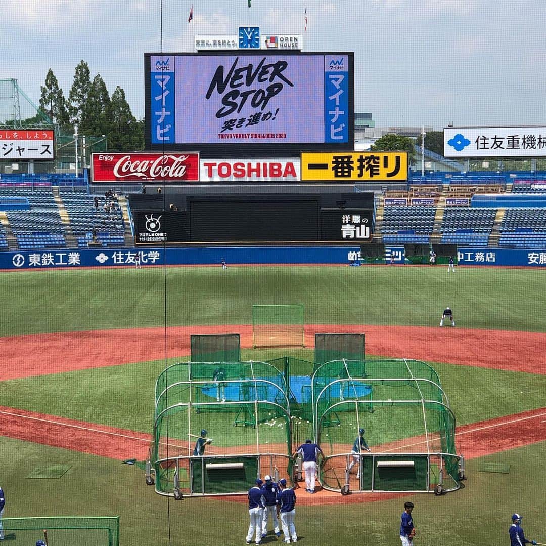 のインスタグラム：「プロ野球が開幕しました。今日はヤクルトvs中日ドラゴンズ戦。NHK総合で伊藤アナウンサーと中継します。 #NHK総合　#プロ野球　#ヤクルトスワローズ　#中日ドラゴンズ　#和田一浩」