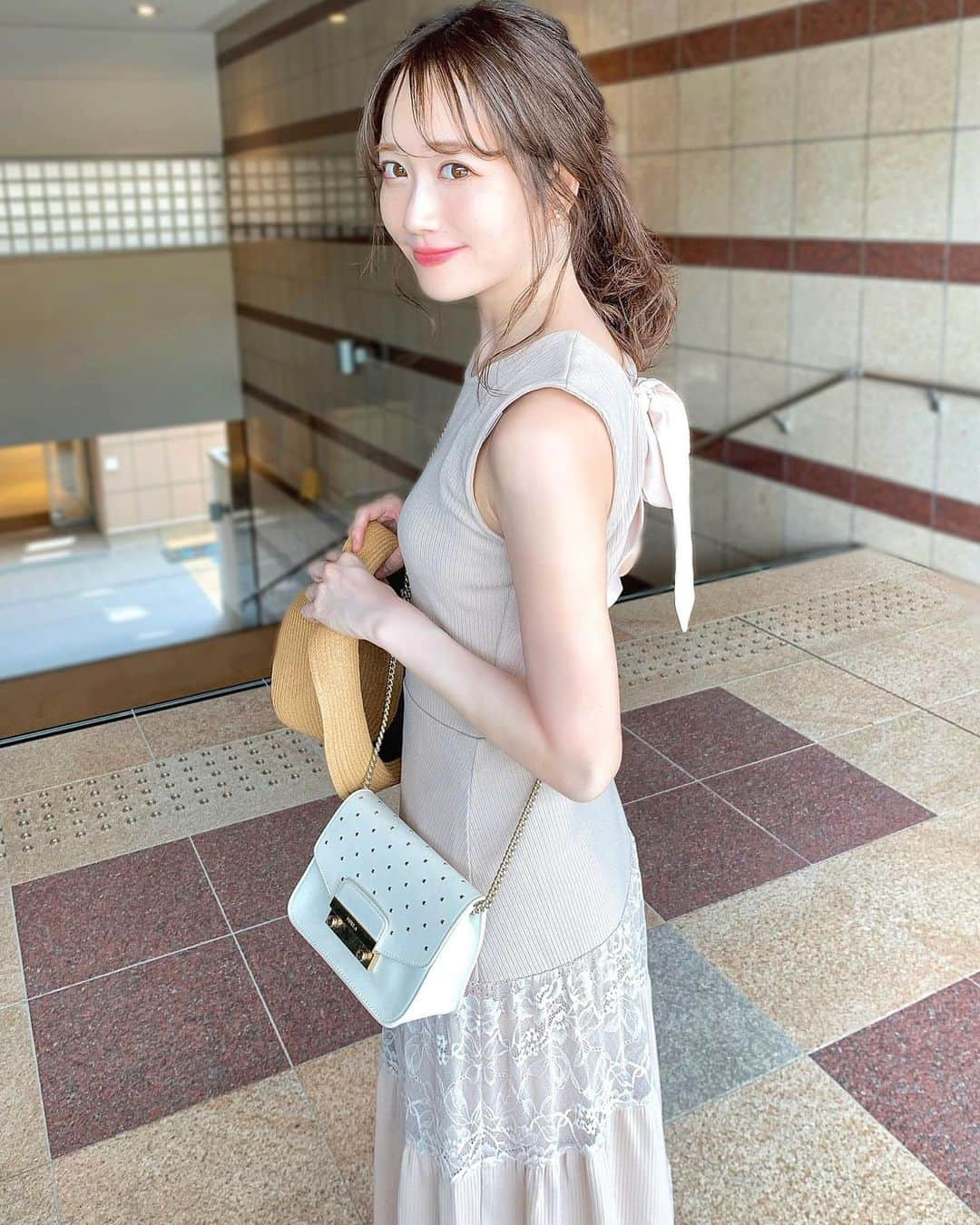 佐藤瀬奈さんのインスタグラム写真 - (佐藤瀬奈Instagram)「今日はバックリボンが可愛い @miia_official のティアードワンピースでガーリーに🎀  この土日限定で使える¥2,000 OFFクーポン配布中が配布中だからMIIA好きな子はチェックしてみて♡ (WEB STOREではクーポンコード入力【miia620】を入力してね🥰)⠀ ⠀ 店舗では3枚目に載せた画像を提示で¥2,000 OFFになるからぜひ使ってください❣️⠀ ⠀ 明日からまた雨続きみたいだから今日は👶とたくさんお散歩しておこう🥺✨ ・ ・ ・ #コーデ #miia  #miiasnap」6月20日 14時07分 - senapuu