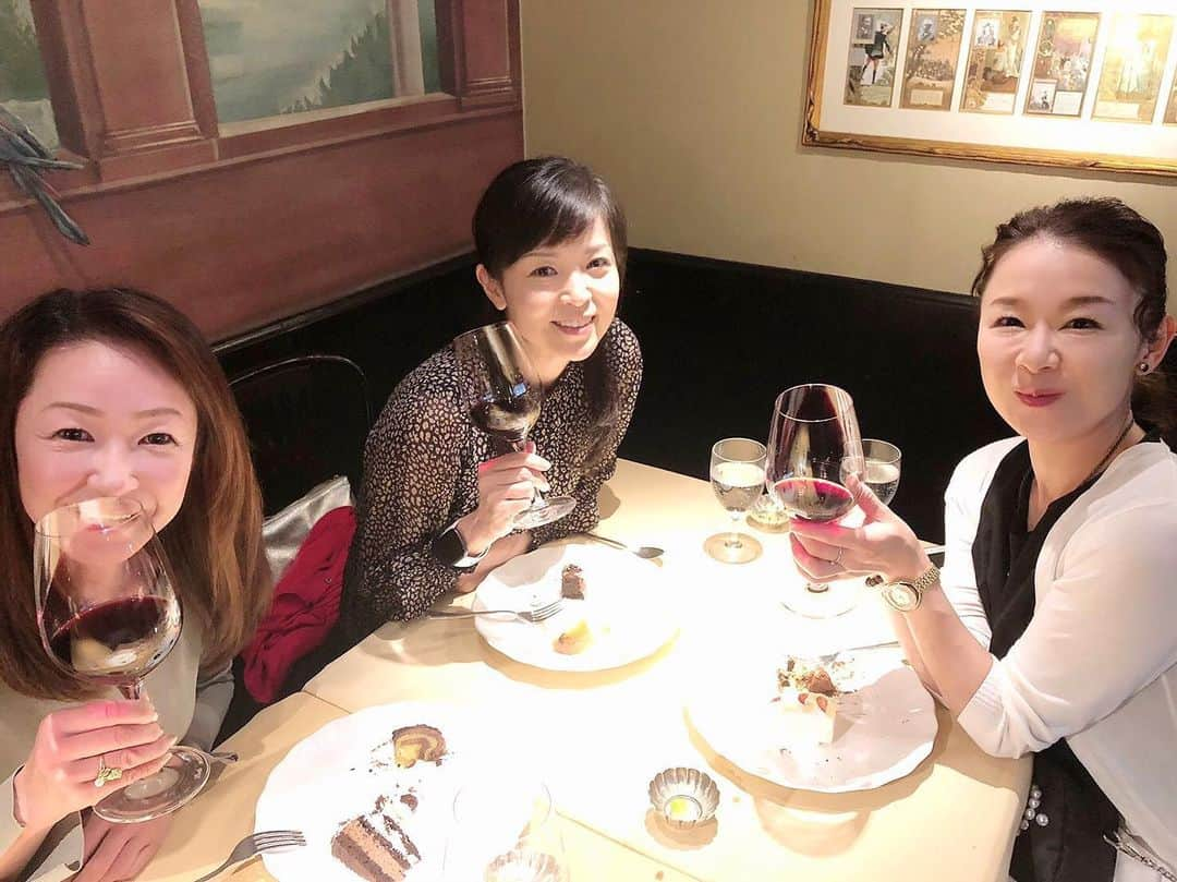 大石まどかさんのインスタグラム写真 - (大石まどかInstagram)「昨夜は久しぶりの外食🍾🍽 美味しくて食べ過ぎてしまった😋😋 #石原詢子さん #岩本公水さん #大石まどか #イタリアン #シャンパン #ワイン #外食 #楽しい #仲間 #美味しい #幸せ」6月20日 14時10分 - madoka_oishi