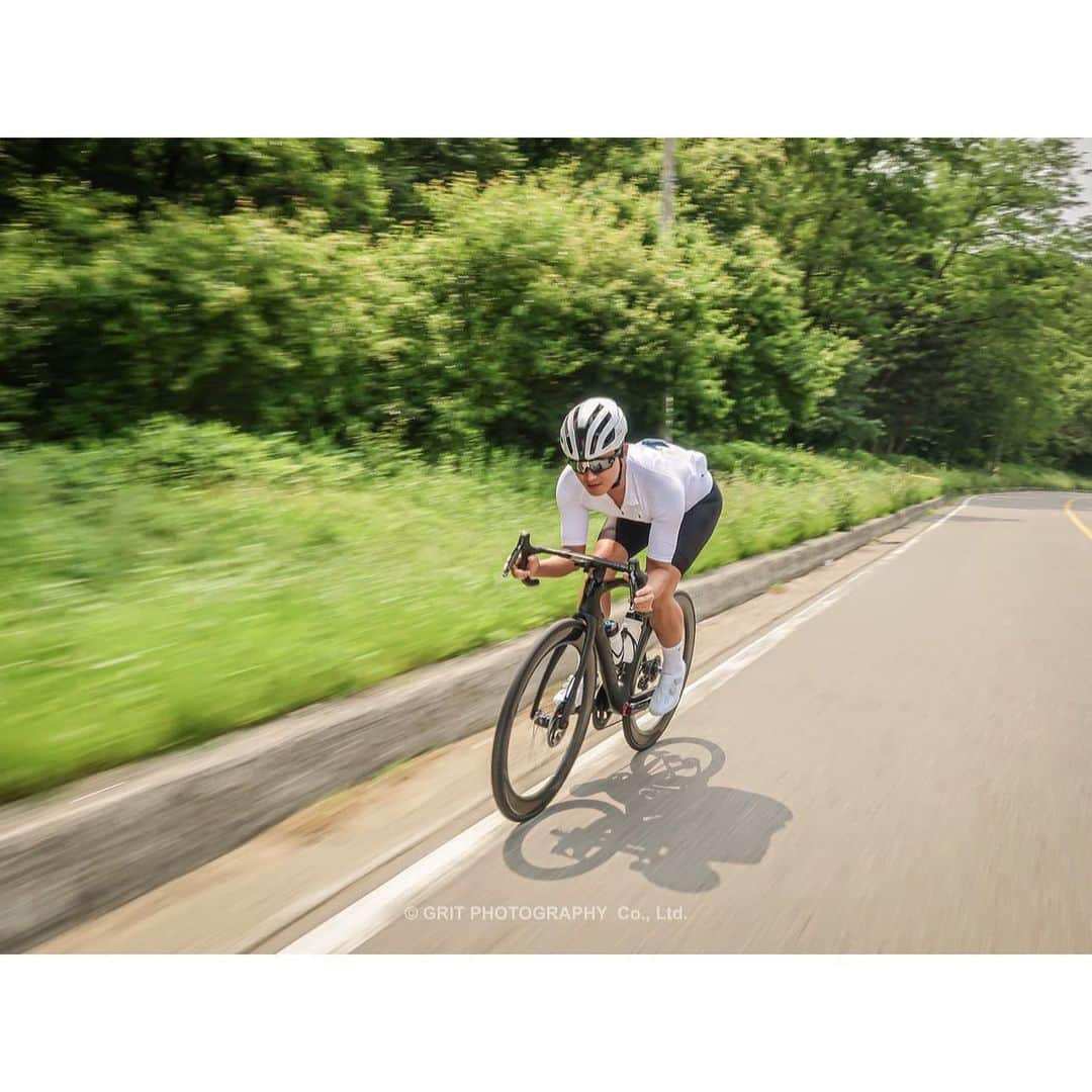 チン・テヒョンさんのインスタグラム写真 - (チン・テヒョンInstagram)「. 그동안 생활속 거리두기 모닝 라이드 🚴🏿🚴🏿 pure cyclist (@nanux_networks official ambassador)  #운동 #아침운동 #라이딩 #로드바이크 #자전거 #싸이클링」6月20日 14時23分 - taihyun_zin