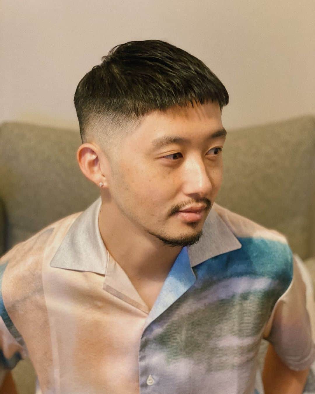 柴田翔平のインスタグラム：「Fade💈 久々の短髪✌️まだ未完成😃 #mrbrotherscutclub #fadecut#crop #パクセロイ#梨泰院クラス」