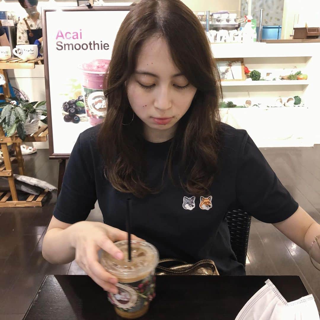 渡辺くるみのインスタグラム：「機嫌悪そう。#キツネ」