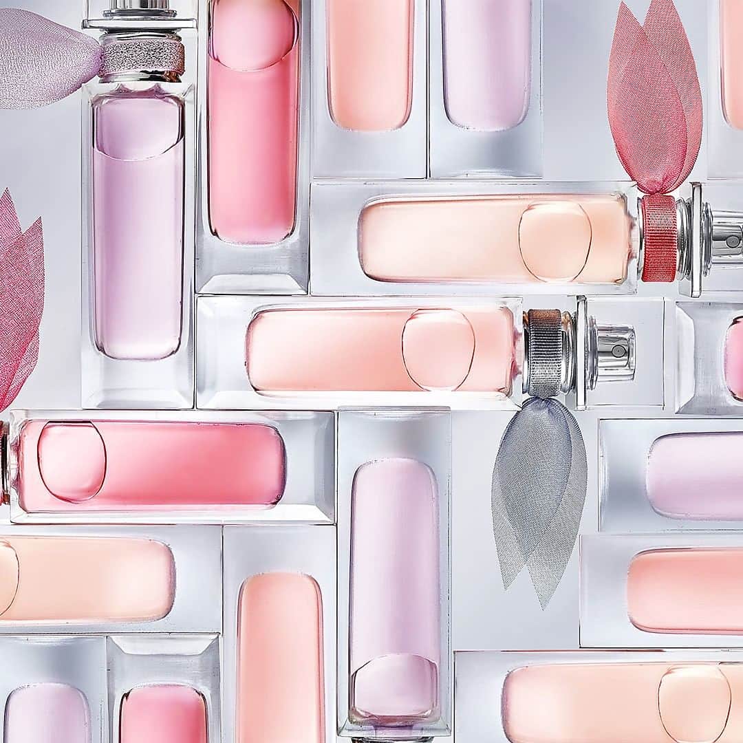 Lancôme Officialさんのインスタグラム写真 - (Lancôme OfficialInstagram)「Fill your summer with happiness and discover the La Vie Est Belle Happiness Shots - your favorite fragrances in a smaller format!  #Lancome #LaVieEstBelle #Fragrance」6月20日 20時58分 - lancomeofficial