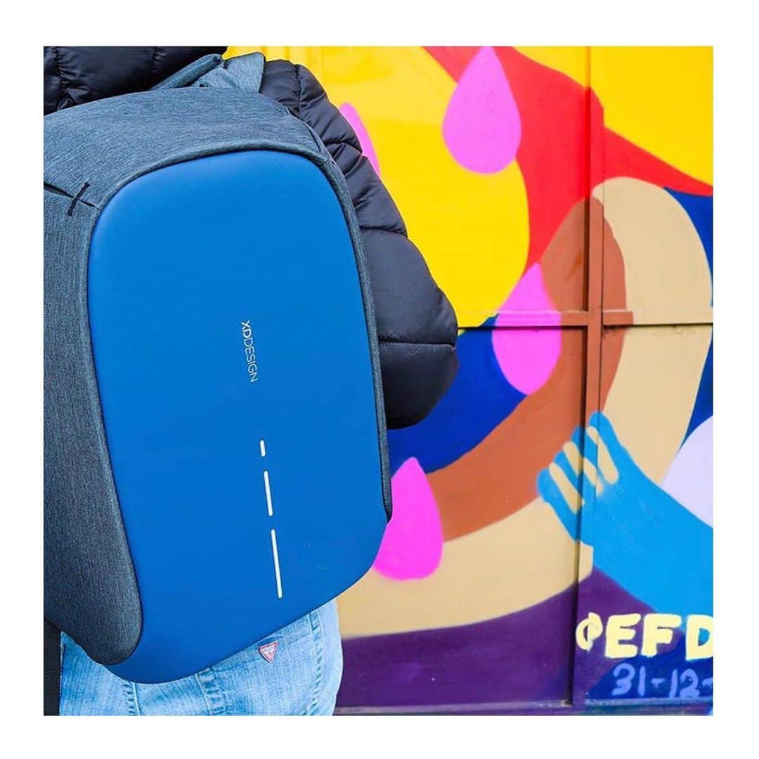 XD Designさんのインスタグラム写真 - (XD DesignInstagram)「Bobby Compact 💙 🎨 as seen with @gftqmx 📸 @faustusfenix in #ColoniaRoma ⠀⠀⠀⠀⠀⠀⠀⠀⠀ ⠀⠀⠀⠀⠀⠀⠀⠀⠀ ⠀⠀⠀⠀⠀⠀⠀⠀⠀ ⠀⠀⠀⠀⠀⠀⠀⠀⠀ ⠀⠀⠀⠀⠀⠀⠀⠀⠀ ⠀⠀⠀⠀⠀⠀⠀⠀⠀ ⠀⠀⠀⠀⠀⠀⠀⠀⠀ ⠀⠀⠀⠀⠀⠀⠀⠀⠀ ⠀⠀⠀⠀⠀⠀⠀⠀⠀ #MadeforModernNomads 🙌⠀⠀⠀⠀⠀⠀⠀⠀⠀ • • •  #xddesign #bobbybackpack #bobbycompact #xddesignbackstory #xddesignbobby #antitheftbag #antitheftbackpack #camerabag #usbbag #travellifestyle #photooftheday #modernnomad #gadgetlover #organized #keepexploring #stayconnected #travelgear #digitalnomad #colorful #global_people #mochila #tech #citylife #viajero #dreamer #mochilasegura #mochilaantirrobo #mexico」6月20日 15時51分 - xddesign