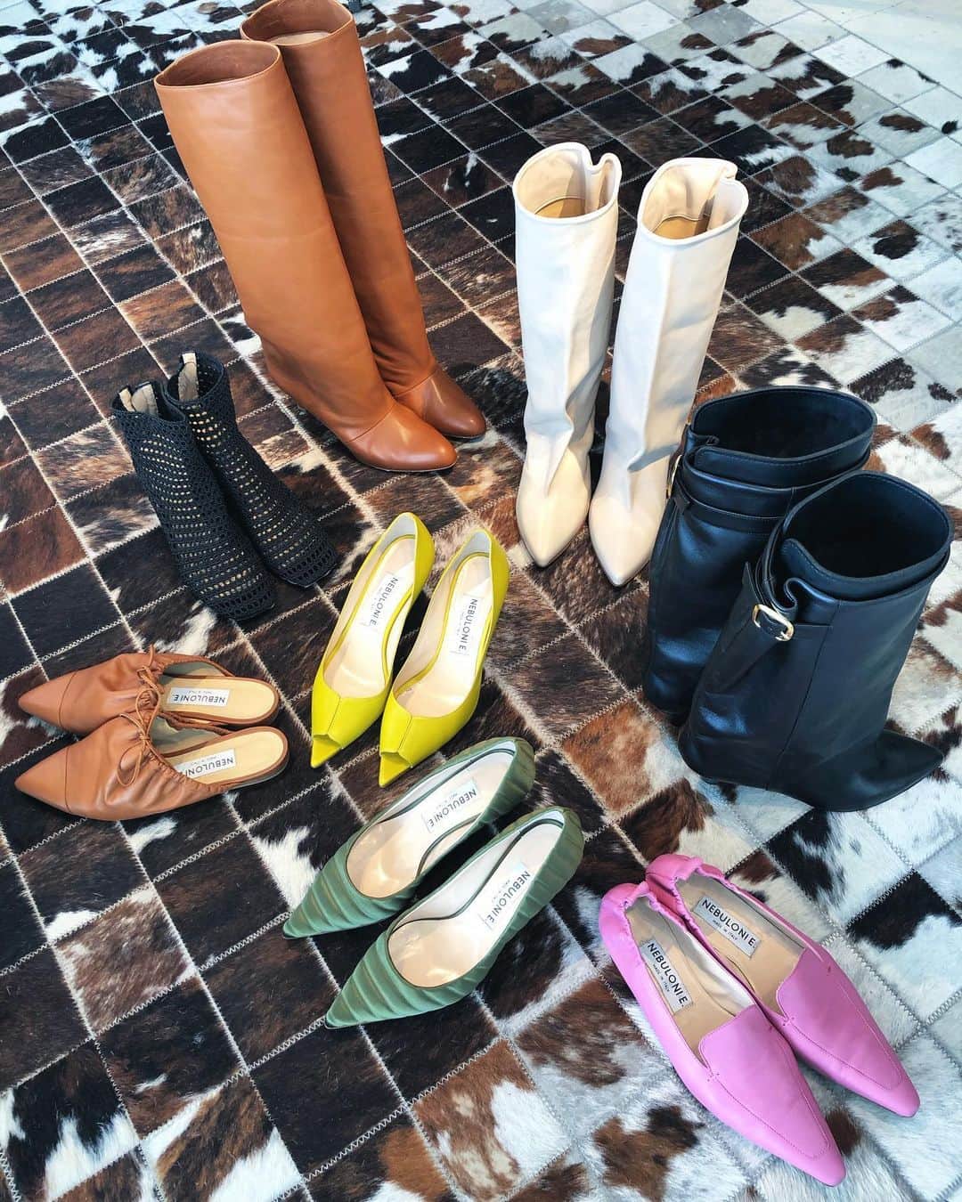 chinatsu614さんのインスタグラム写真 - (chinatsu614Instagram)「Pre fall.﻿ #shoes #shoestagram #boots #heals #flatshoes #prefall﻿ ・﻿ ・﻿ ・﻿ ﻿ 靴って素敵!!﻿ ﻿ ﾌﾞ-ﾂもﾋﾟﾝｸも♥︎ ♥︎ ♥︎ ﻿ ﻿ ・﻿ ・﻿ ・﻿ #stunninglure ﻿ #nebulonie﻿ #exhibition﻿」6月20日 16時09分 - chinatsu614