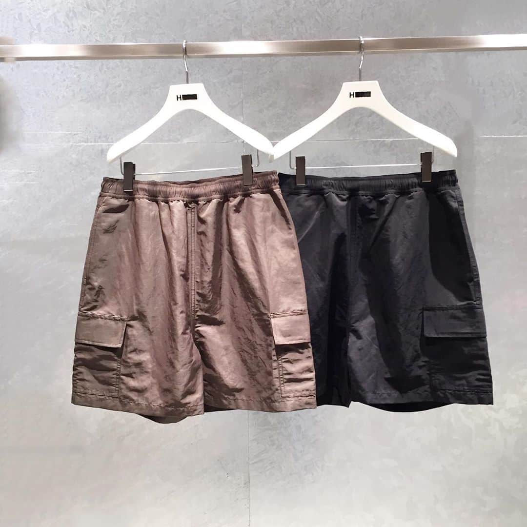 H BEAUTY&YOUTHさんのインスタグラム写真 - (H BEAUTY&YOUTHInstagram)「＜H BEAUTY&YOUTH＞ LIGHT GROGRAM CARGO SHORTS ¥22,000-(+tax) Color: Black/Olive Size: S/M/L (Men's ITEM)  #H_beautyandyouth @h_beautyandyouth  #BEAUTYANDYOUTH #Unitedarrows」6月20日 16時09分 - h_beautyandyouth