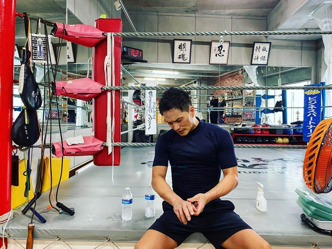 市原隼人さんのインスタグラム写真 - (市原隼人Instagram)「Training.#training #boxing #肉体改造 #自分の甘えに気付き自分と対峙する #そんな瞬間も好きだ」6月20日 16時12分 - hayato_ichihara