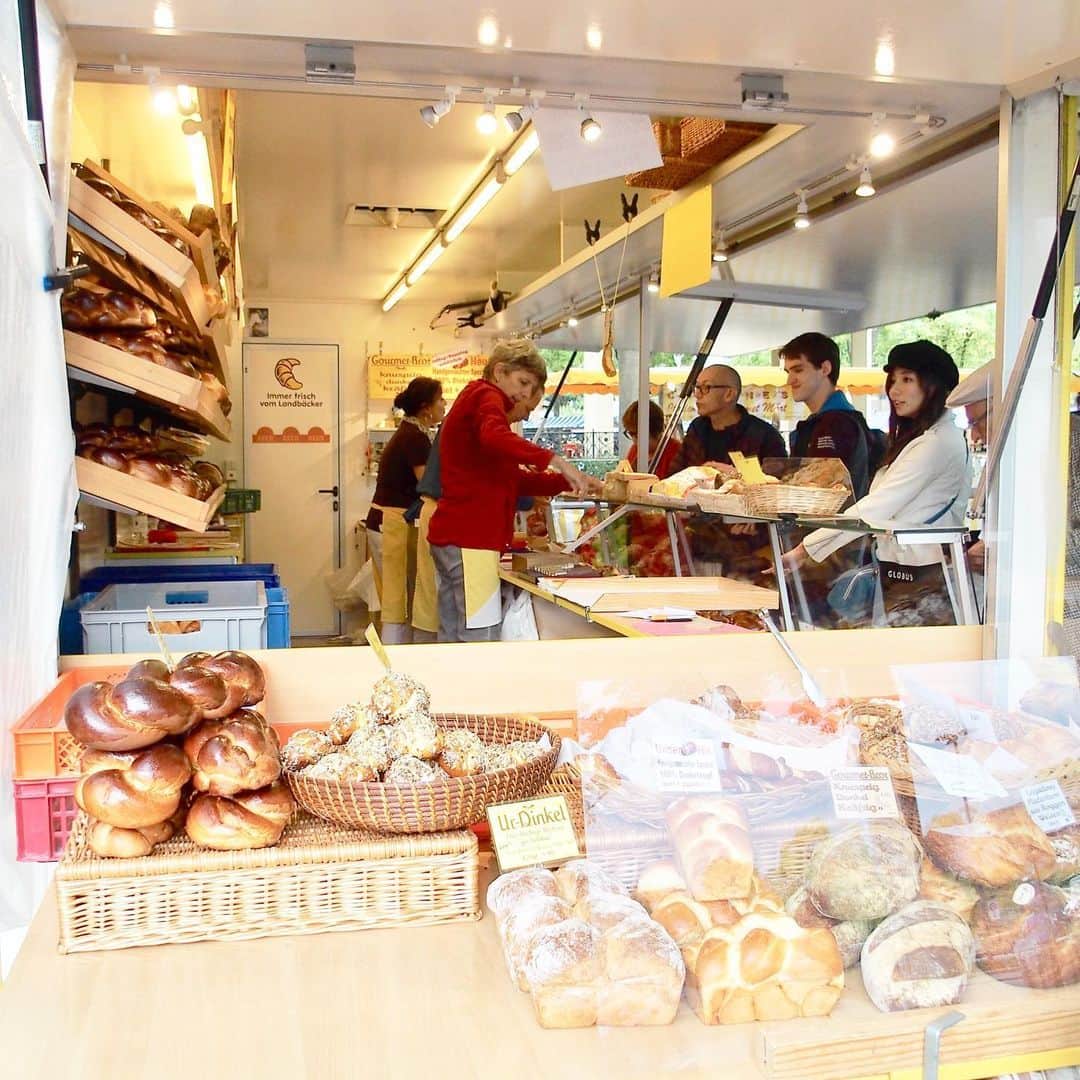 青木愛さんのインスタグラム写真 - (青木愛Instagram)「みんなはパン派？🍞ごはん派？🍚﻿ ﻿ 私はこんな写真あげときながらごはん派☺️🍚♡﻿ ﻿ パンも好きやけどね🍞♡﻿ ﻿ #スイス﻿ #過去pic﻿ #遅刻post」6月20日 16時49分 - aiaoki_official