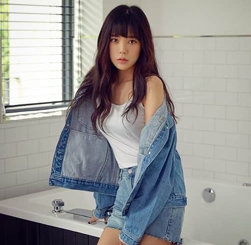 リジ のインスタグラム：「옛날사진 우려먹기 #사골」
